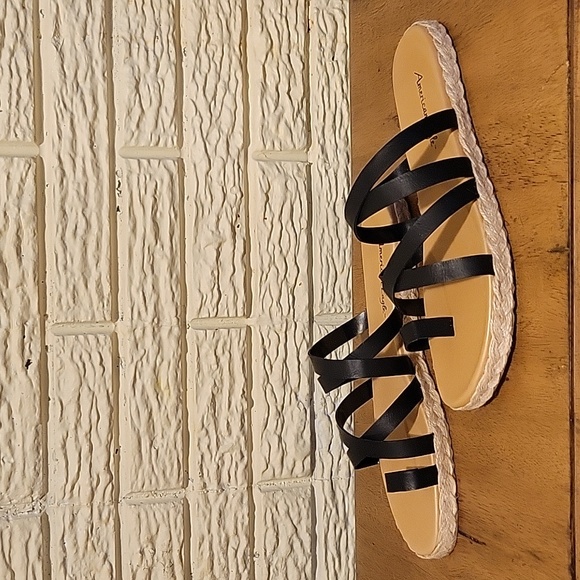 Brand new AE Suri sandals - Picture 3 of 9